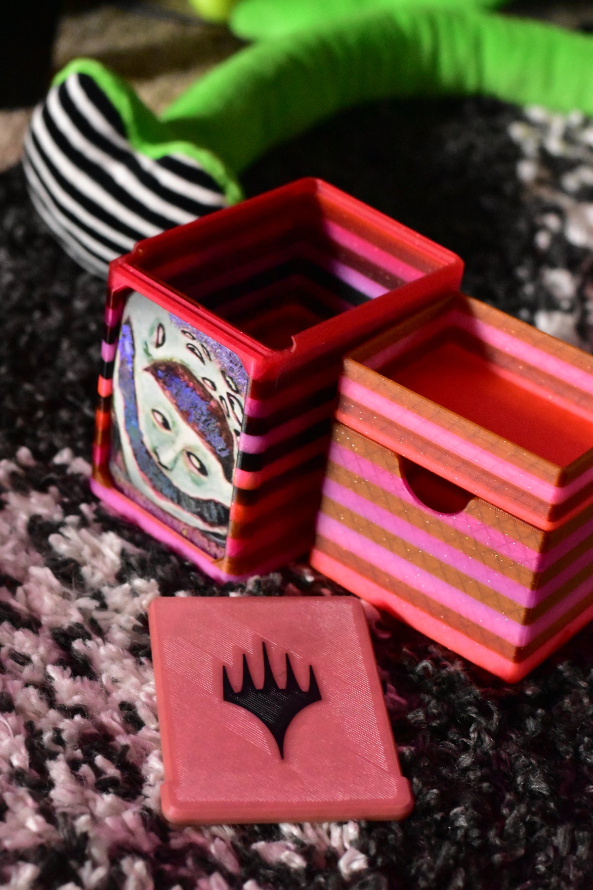 Magic Deck Box - Lockable with Tray